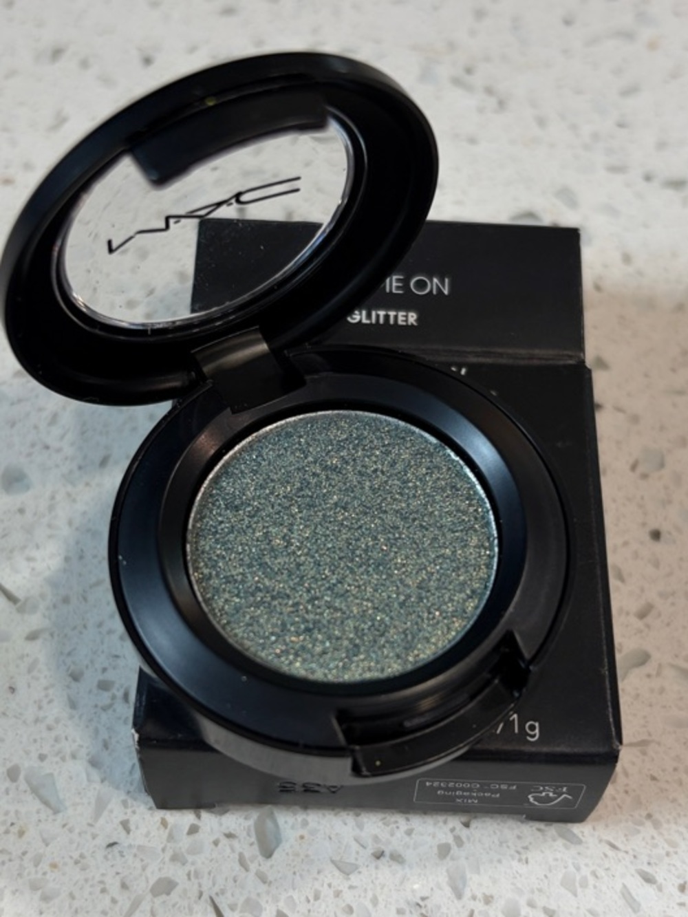 New in Box MAC Cosmetics Glitter Eyeshadow Single — Try Me On
